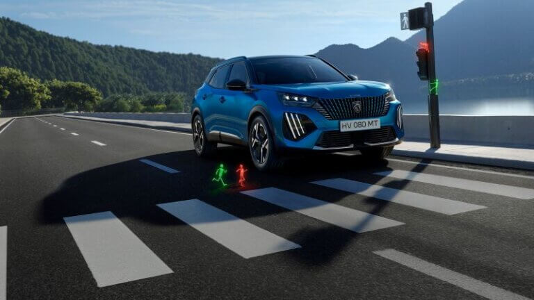 PEUGEOT 2008 Hybrid