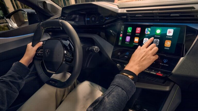 PEUGEOT i-Cockpit im 308 mit Touchscreen